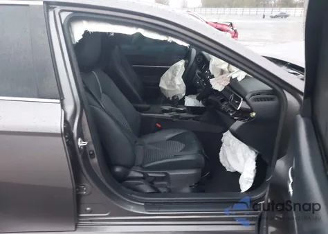 2021 Toyota Camry Se из США, поврежденный, VIN 4T1G11AK8MU601765